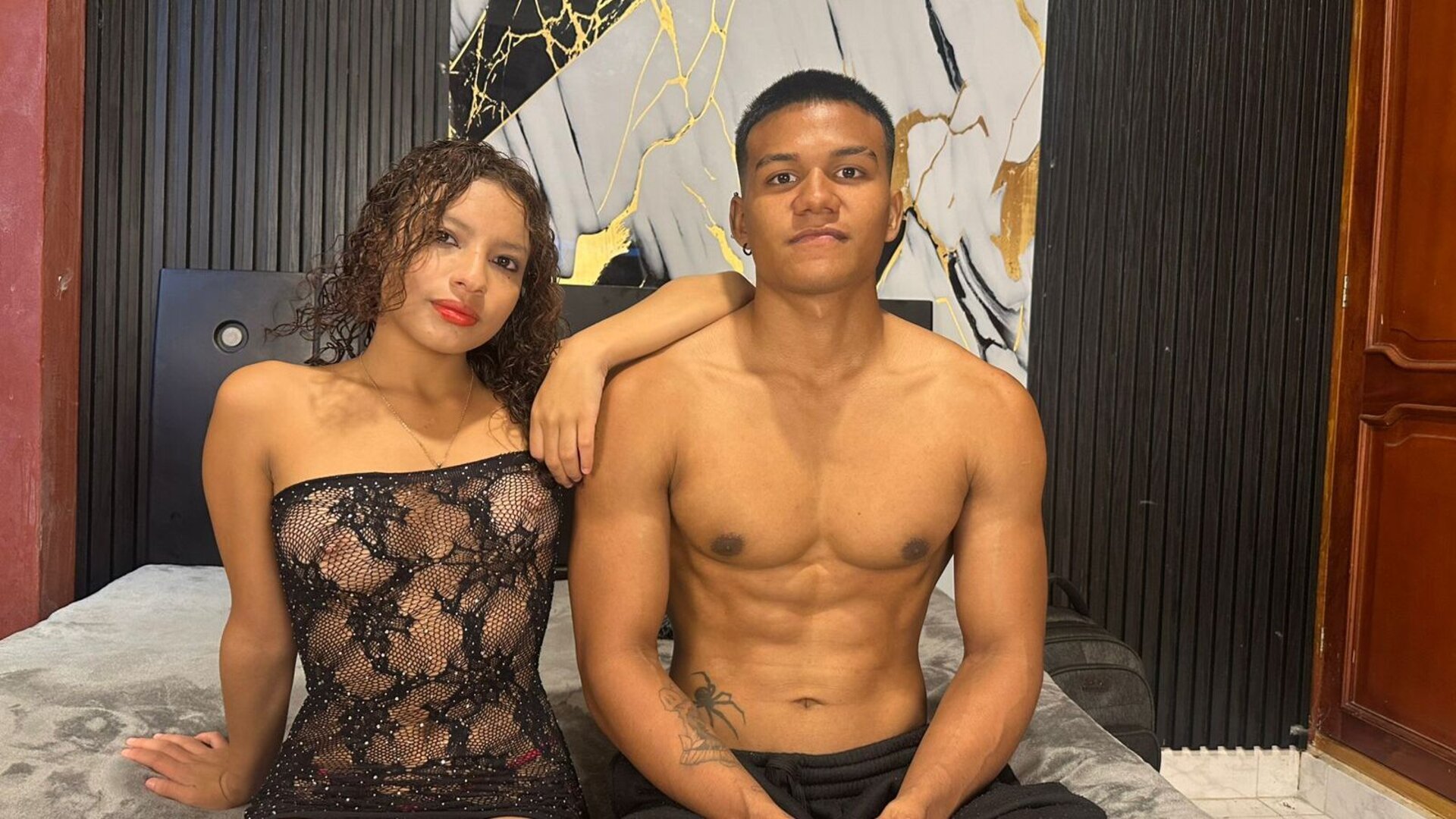 TaniandJose's Live Nude Chat