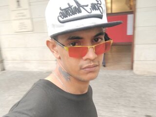 TonyHops's Live Nude Chat