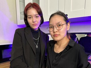 YuongAndKami's Live Nude Chat