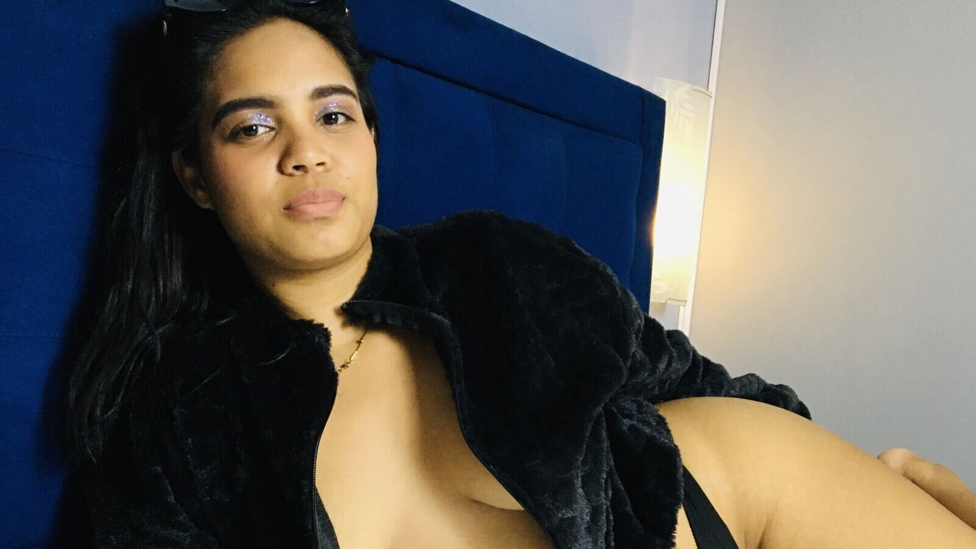ZulayArias's Live Nude Chat
